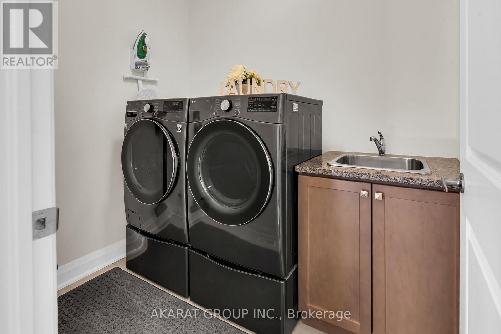 1292 Minnow Street, Oakville, Ontario  L6M 5L6 - Photo 36 - W12631874