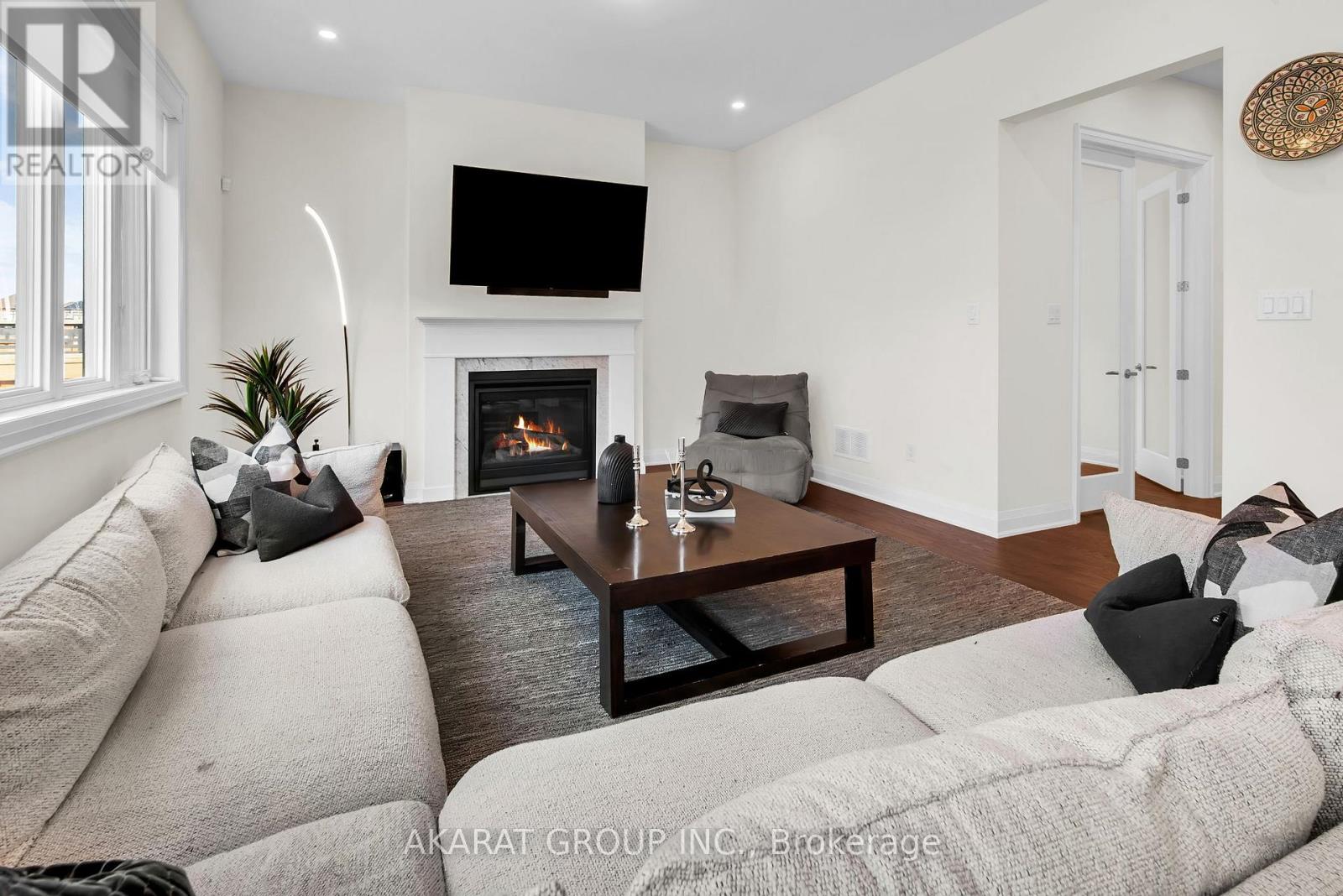 1292 Minnow Street, Oakville, Ontario  L6M 5L6 - Photo 8 - W12631874