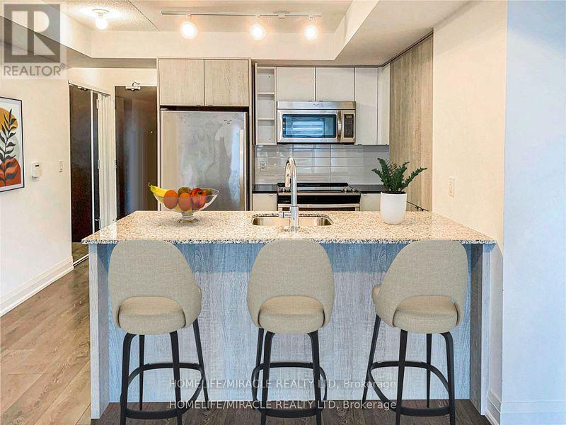 809 - 9 Valhalla Inn Road, Toronto, Ontario  M9B 0B2 - Photo 5 - W12631884