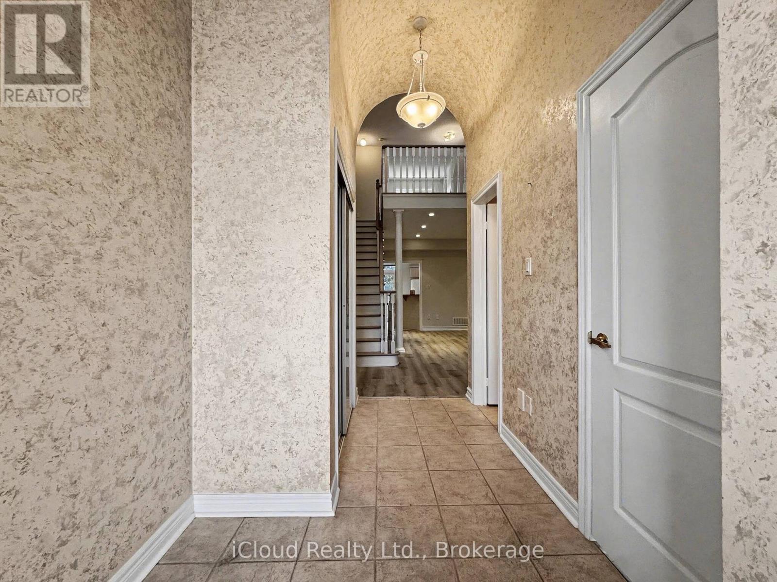 3849 Tacc Drive, Mississauga, Ontario  L5M 6N6 - Photo 3 - W12631890