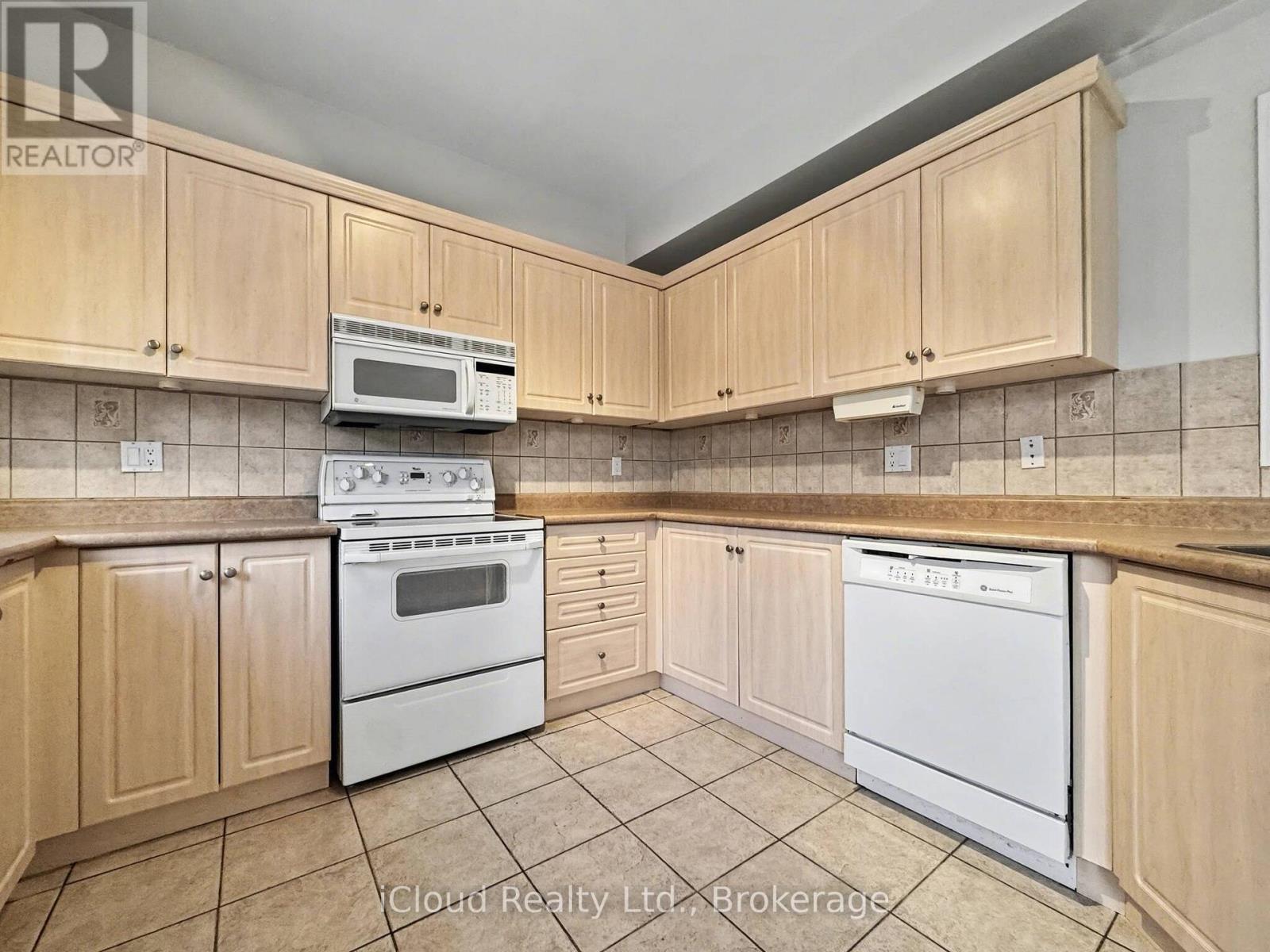 3849 Tacc Drive, Mississauga, Ontario  L5M 6N6 - Photo 7 - W12631890
