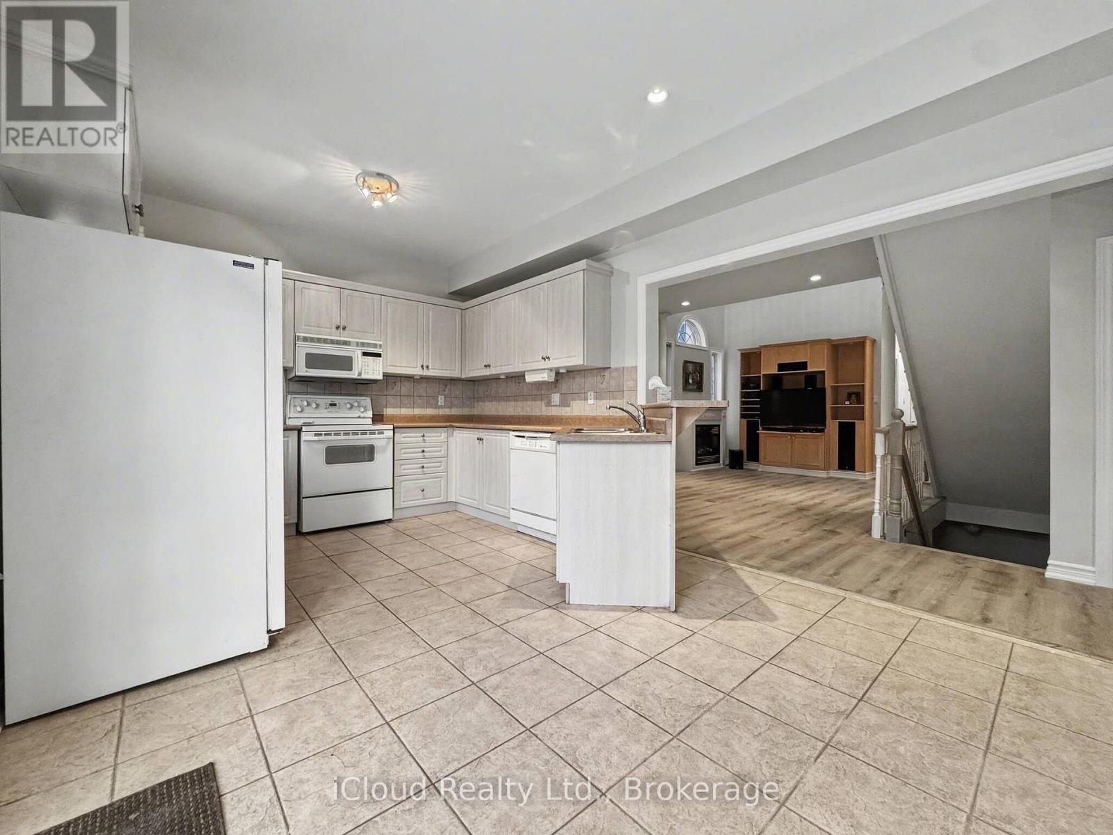 3849 Tacc Drive, Mississauga, Ontario  L5M 6N6 - Photo 8 - W12631890