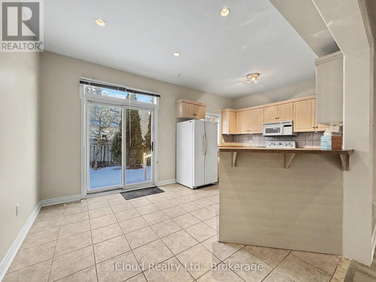 3849 Tacc Drive, Mississauga, Ontario  L5M 6N6 - Photo 9 - W12631890