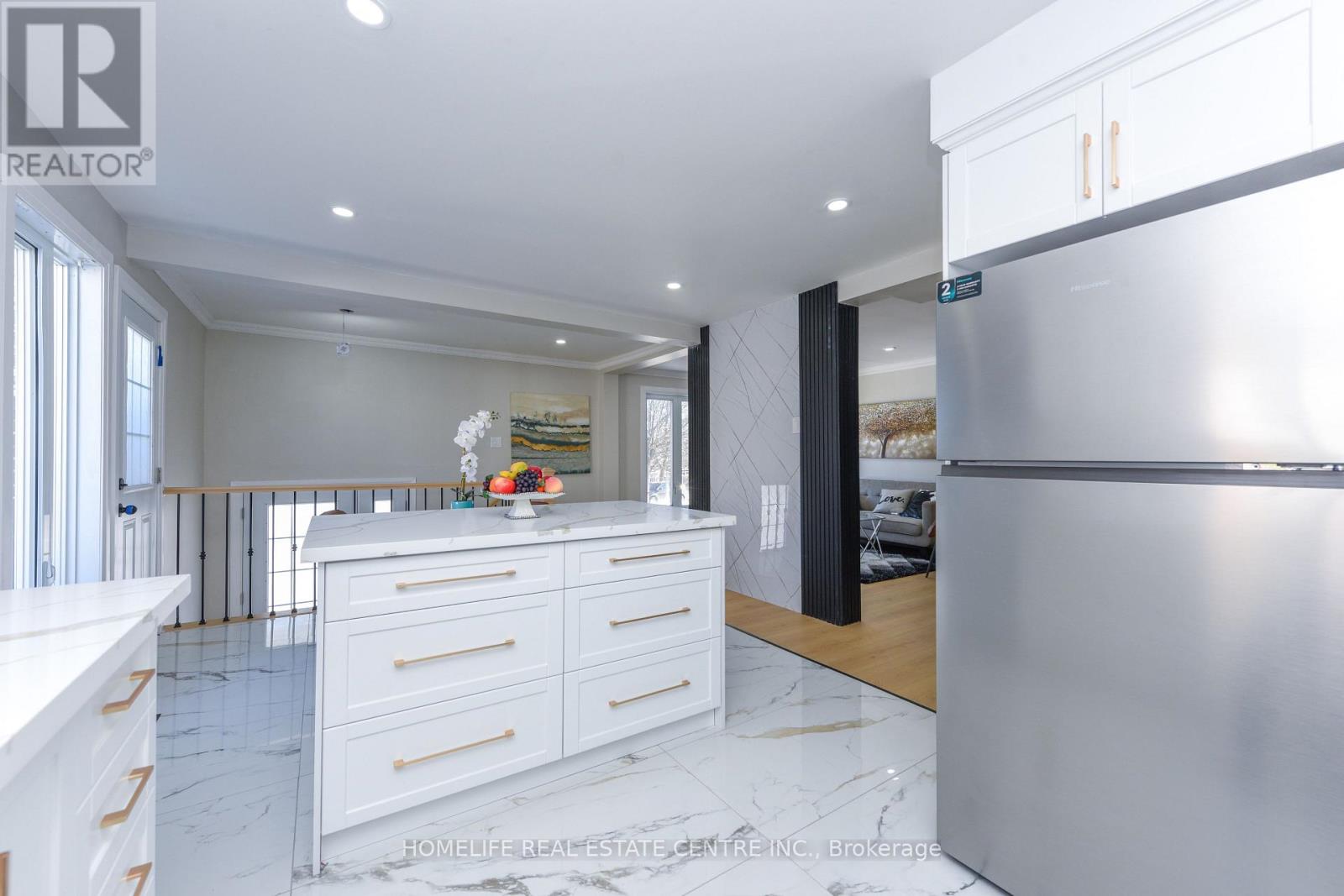 103 Salisbury Circle, Brampton, Ontario  L6V 2Z4 - Photo 10 - W12631894