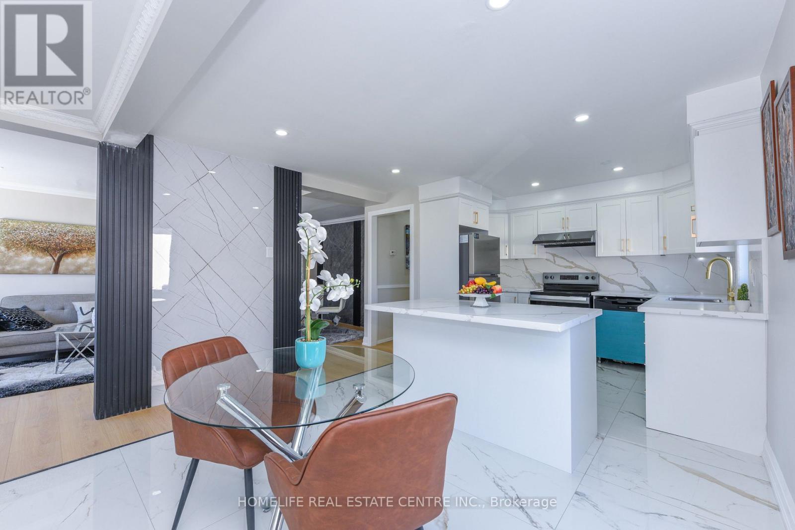 103 Salisbury Circle, Brampton, Ontario  L6V 2Z4 - Photo 6 - W12631894