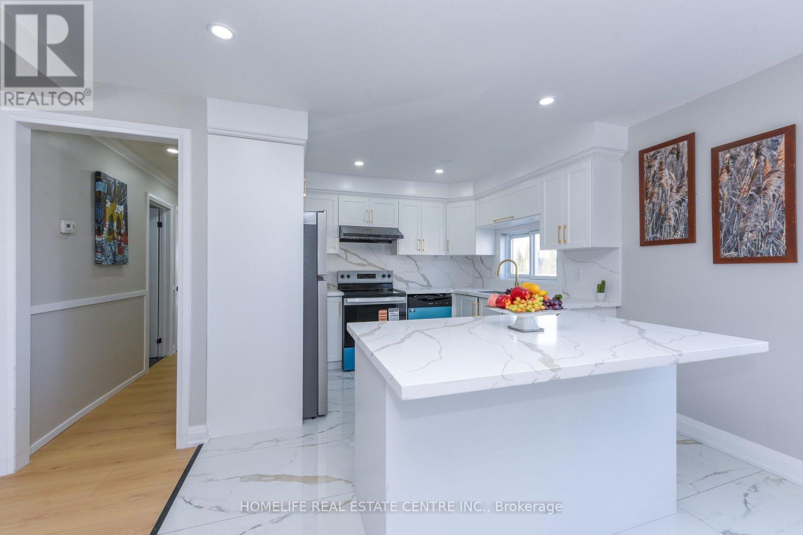 103 Salisbury Circle, Brampton, Ontario  L6V 2Z4 - Photo 7 - W12631894