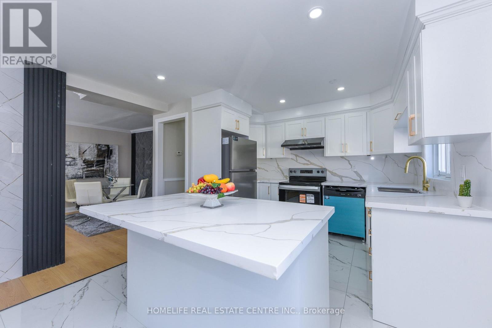 103 Salisbury Circle, Brampton, Ontario  L6V 2Z4 - Photo 8 - W12631894