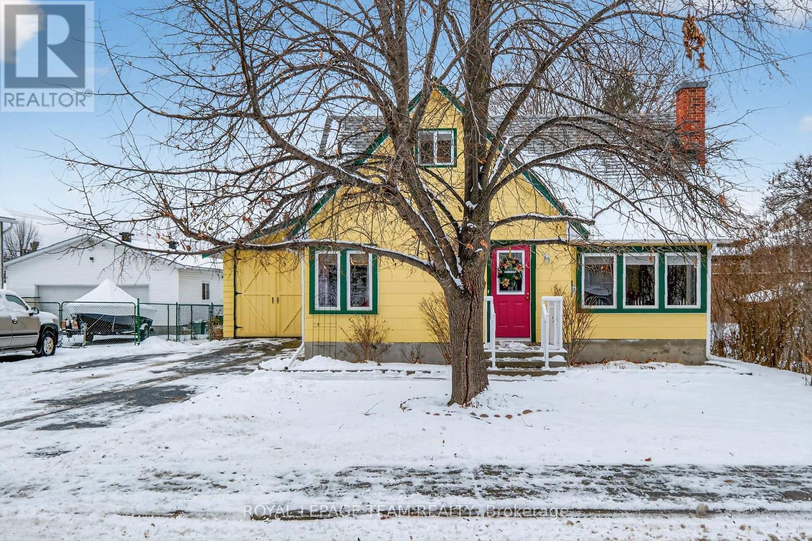 97 Woodward Street, Carleton Place, Ontario K7C 1E7 - Photo 4 - X12626644