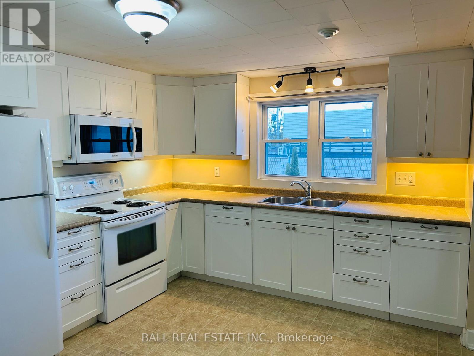 2 - 61 Bolton Street, Kawartha Lakes (Bobcaygeon), Ontario  K0M 1A0 - Photo 13 - X12631948