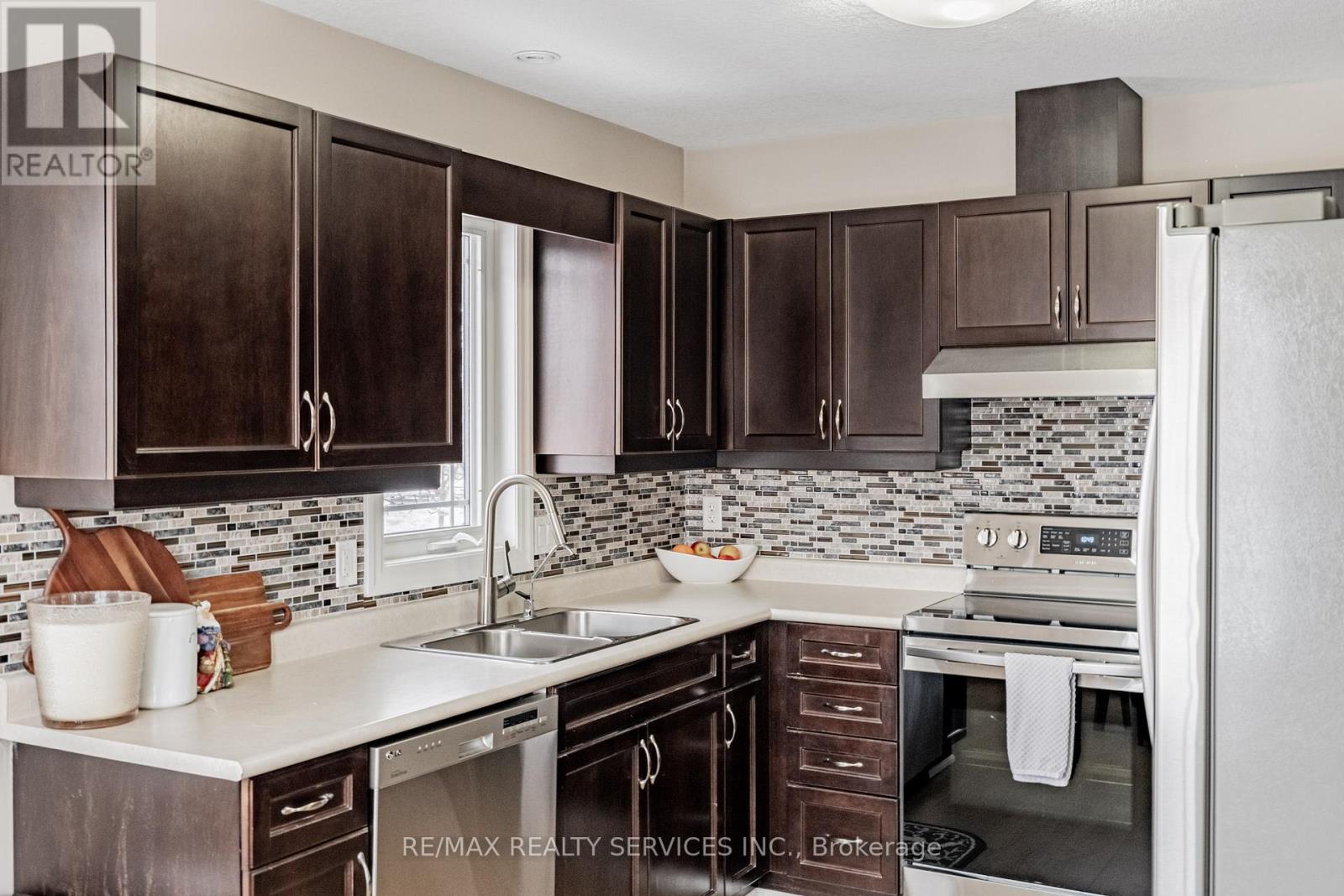 32 - 10 Foxglove Crescent, Kitchener, Ontario  N2E 0E1 - Photo 17 - X12631868