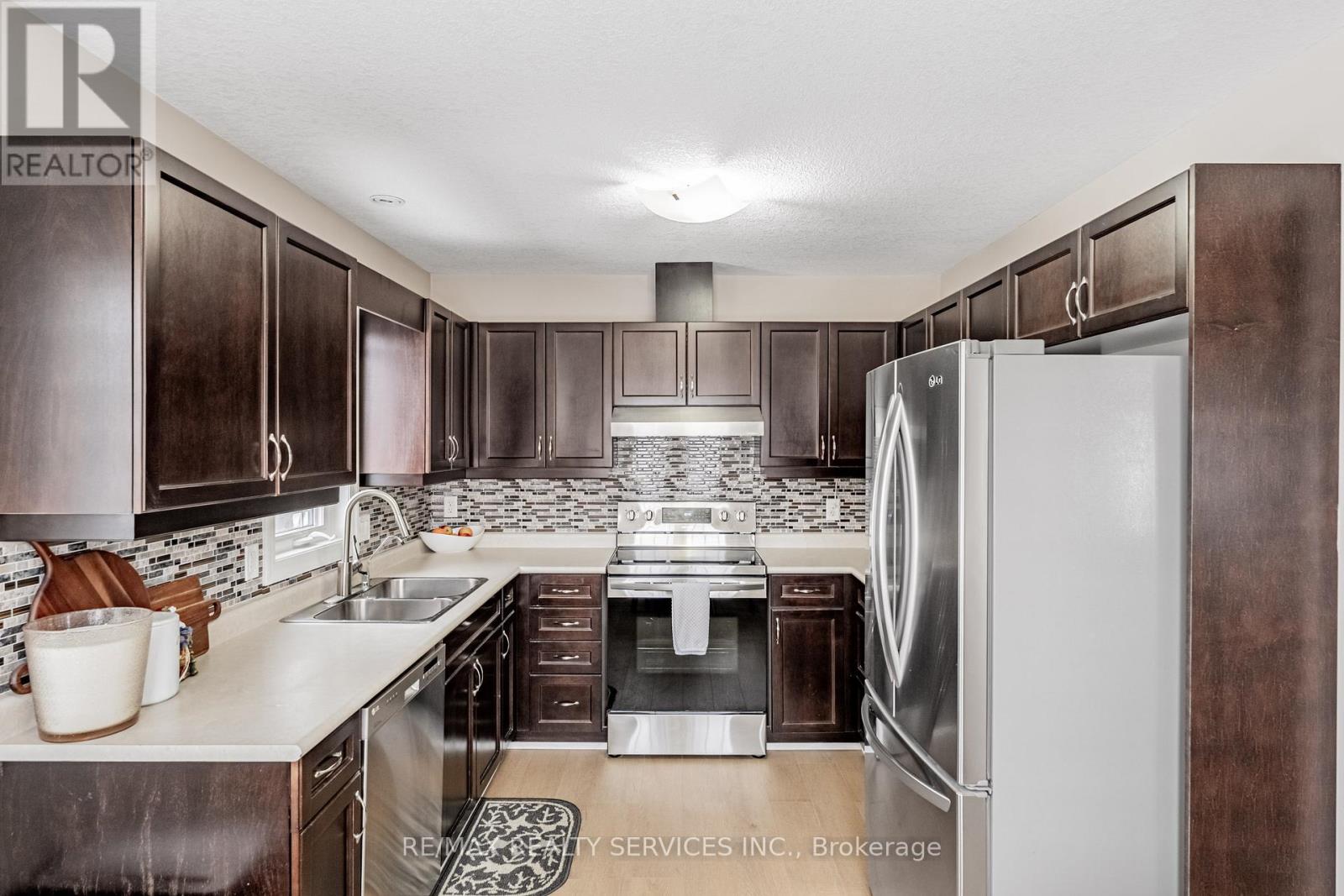 32 - 10 Foxglove Crescent, Kitchener, Ontario  N2E 0E1 - Photo 18 - X12631868