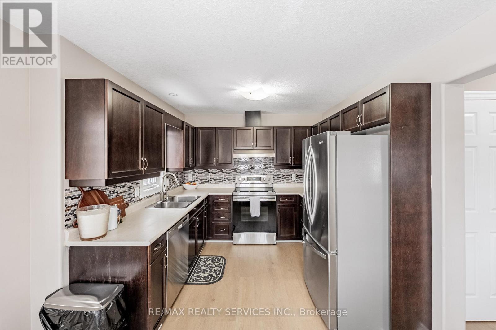 32 - 10 Foxglove Crescent, Kitchener, Ontario  N2E 0E1 - Photo 19 - X12631868