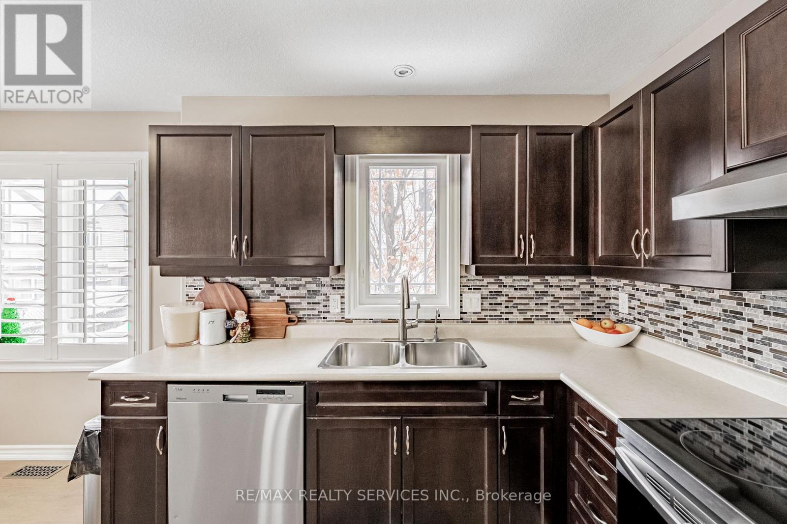 32 - 10 Foxglove Crescent, Kitchener, Ontario  N2E 0E1 - Photo 22 - X12631868