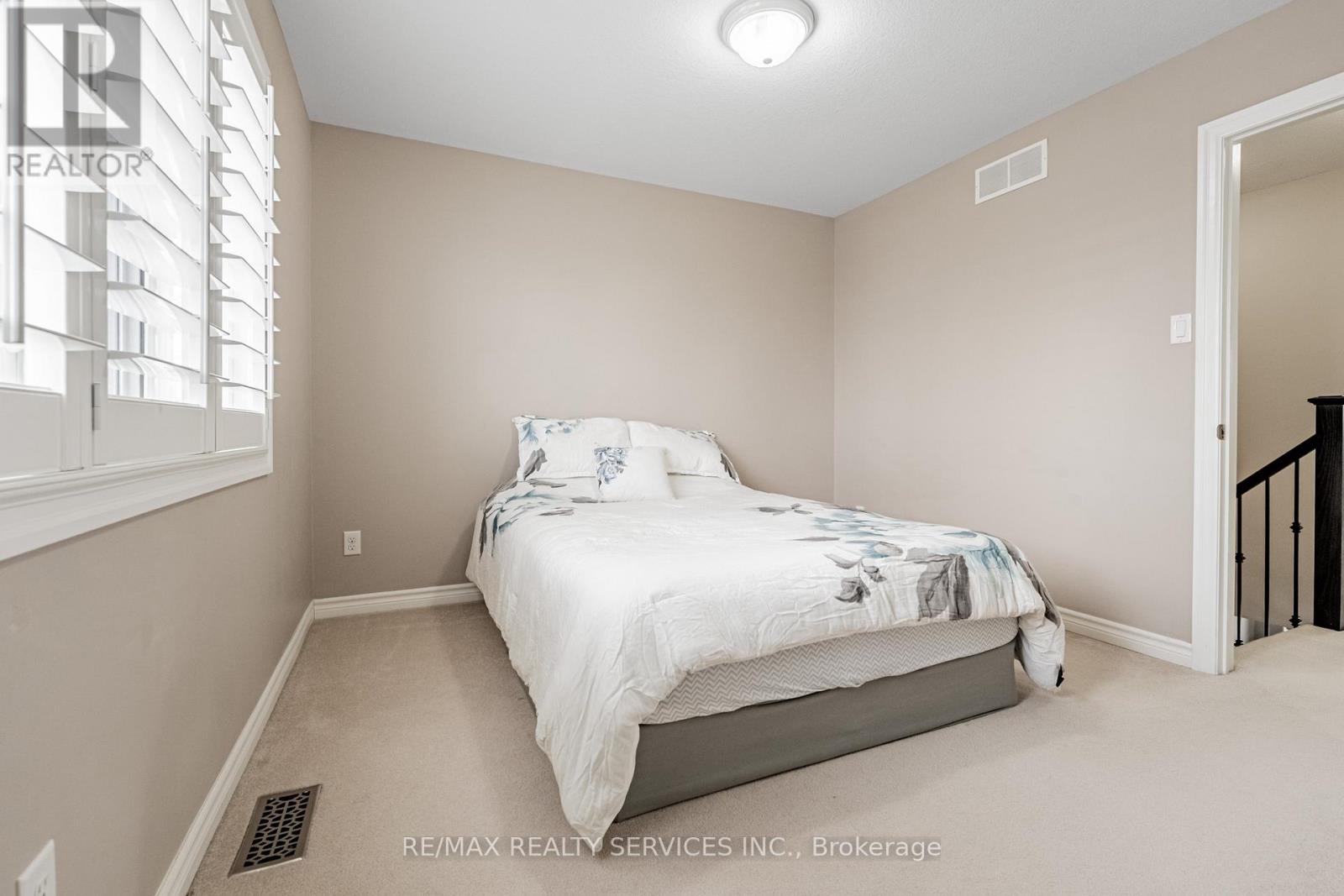 32 - 10 Foxglove Crescent, Kitchener, Ontario  N2E 0E1 - Photo 25 - X12631868