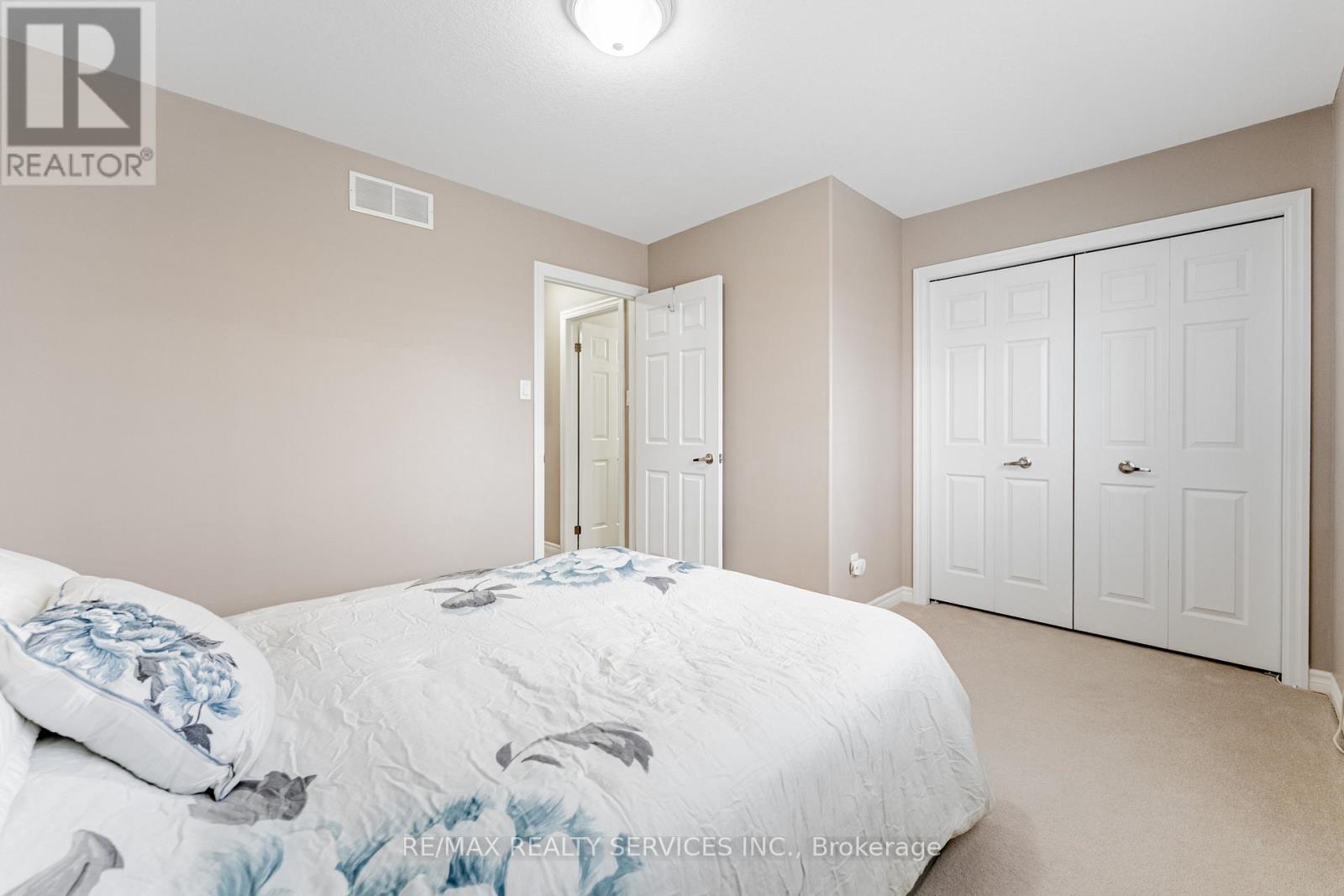 32 - 10 Foxglove Crescent, Kitchener, Ontario  N2E 0E1 - Photo 27 - X12631868