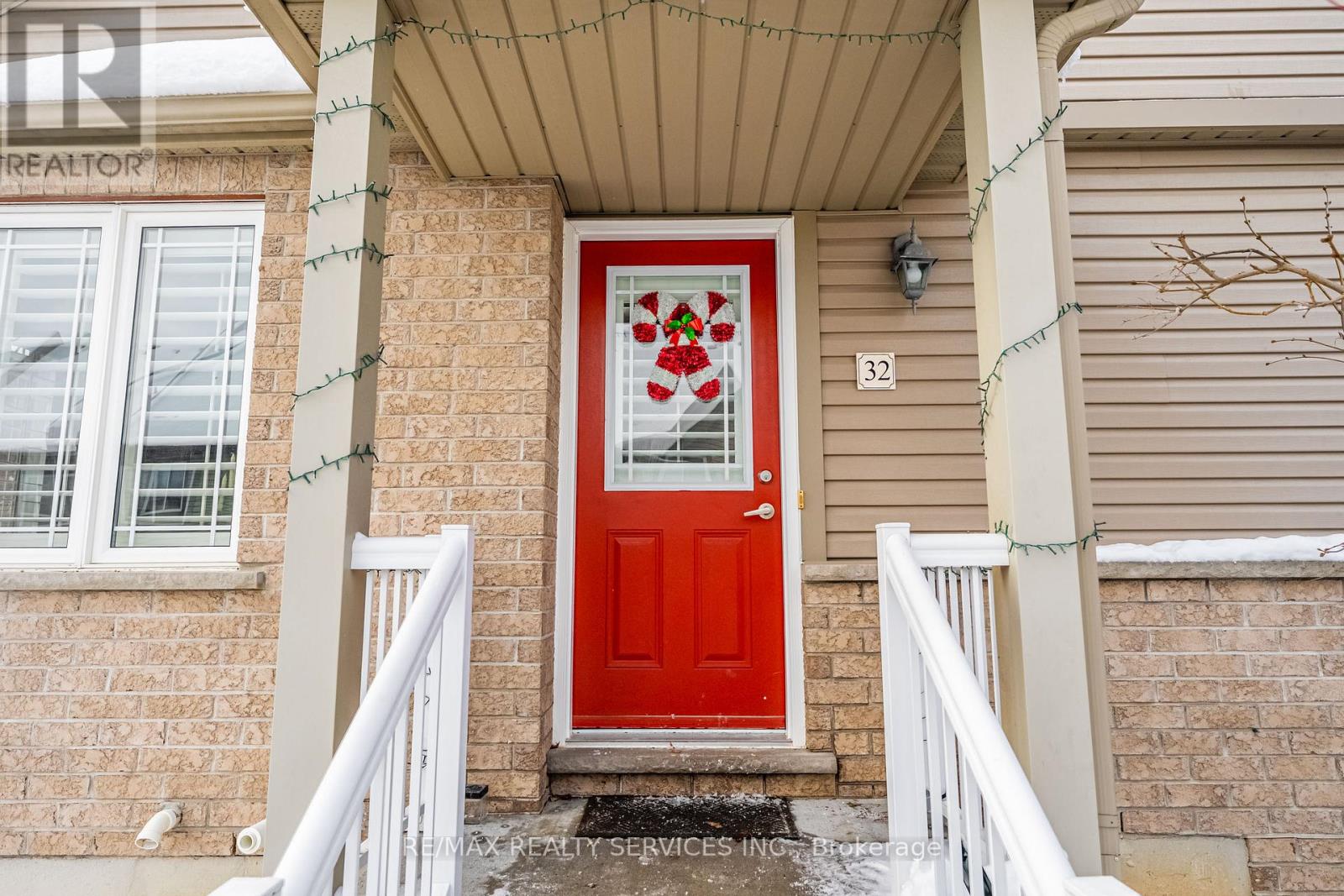 32 - 10 Foxglove Crescent, Kitchener, Ontario  N2E 0E1 - Photo 3 - X12631868