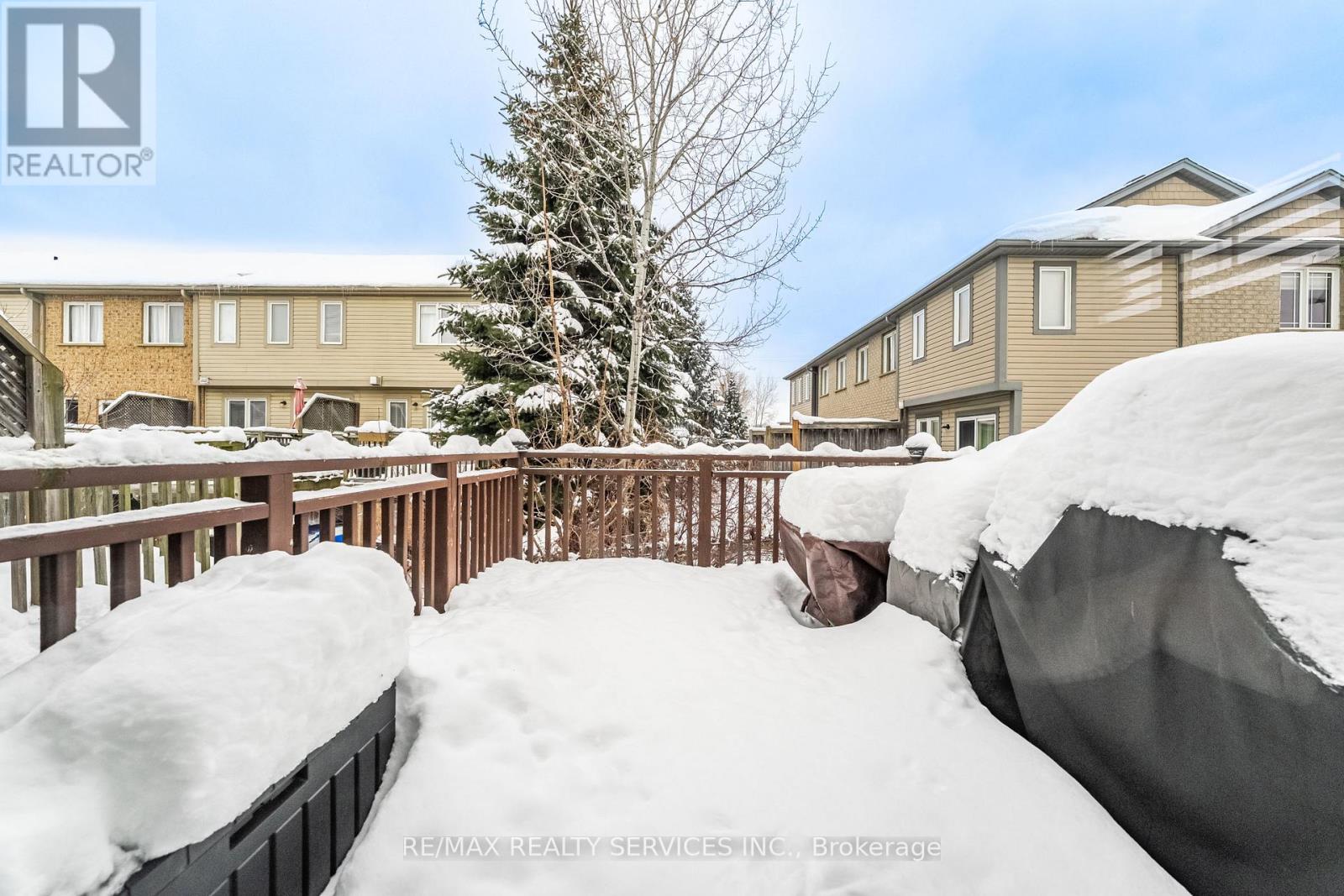 32 - 10 Foxglove Crescent, Kitchener, Ontario  N2E 0E1 - Photo 42 - X12631868