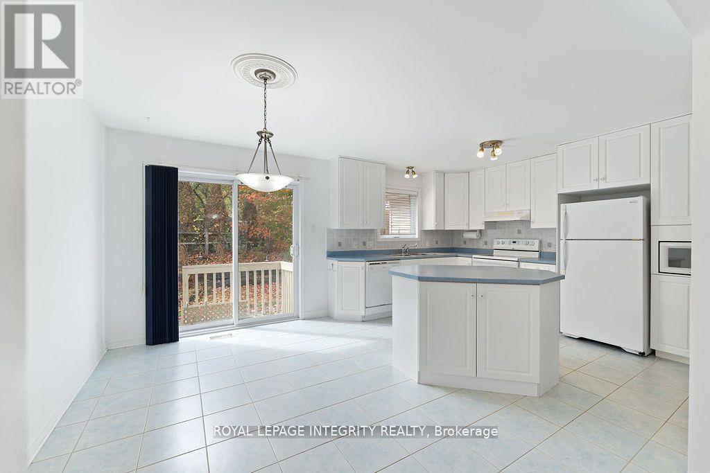 81 Lloydalex Crescent, Ottawa, Ontario  K2S 2E8 - Photo 12 - X12631918