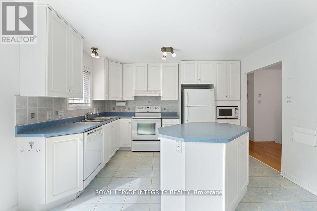 81 Lloydalex Crescent, Ottawa, Ontario  K2S 2E8 - Photo 17 - X12631918