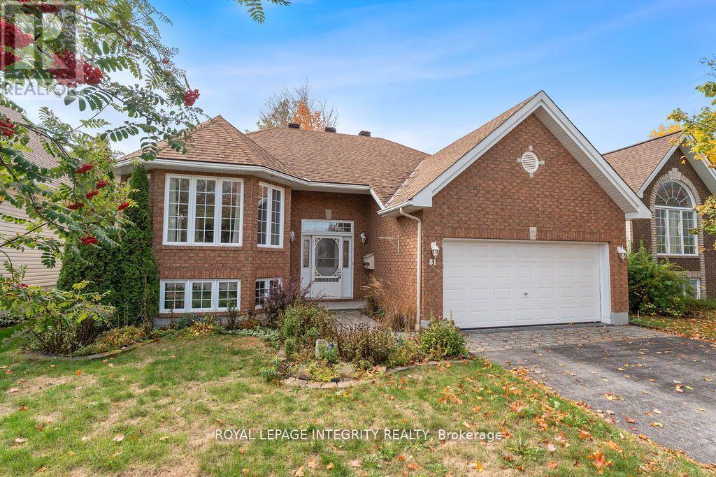 81 Lloydalex Crescent, Ottawa, Ontario  K2S 2E8 - Photo 2 - X12631918