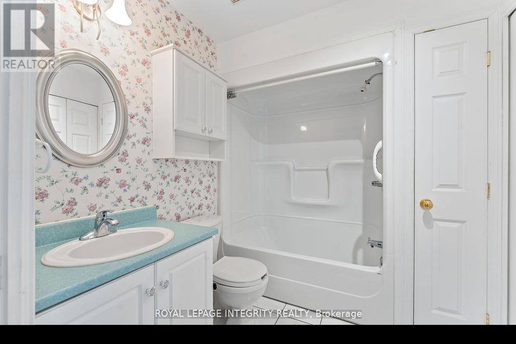 81 Lloydalex Crescent, Ottawa, Ontario  K2S 2E8 - Photo 28 - X12631918