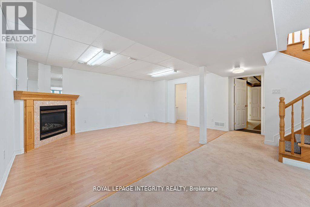 81 Lloydalex Crescent, Ottawa, Ontario  K2S 2E8 - Photo 34 - X12631918