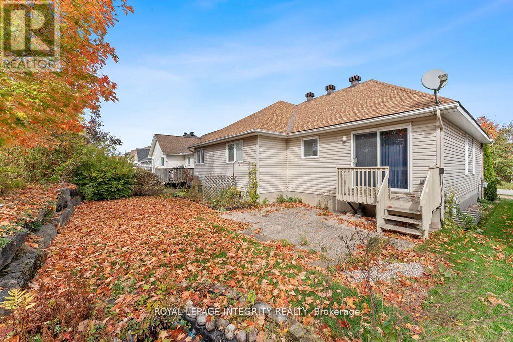 81 Lloydalex Crescent, Ottawa, Ontario  K2S 2E8 - Photo 42 - X12631918