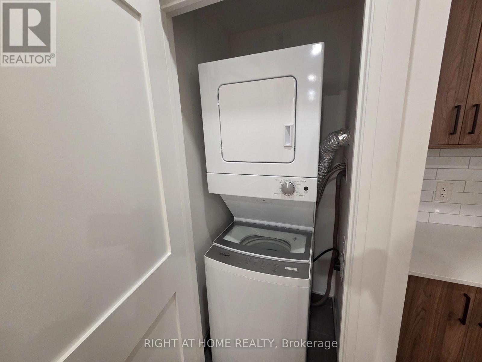 2 - 55 Camberwell Road, Toronto, Ontario  M6C 3E7 - Photo 15 - C12631720