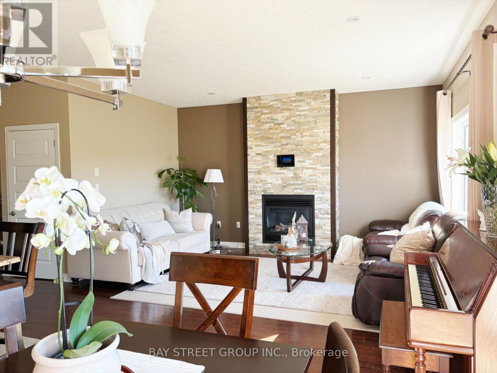 1451 Howlett Circle, London North, Ontario  N5X 0K5 - Photo 9 - X12571208