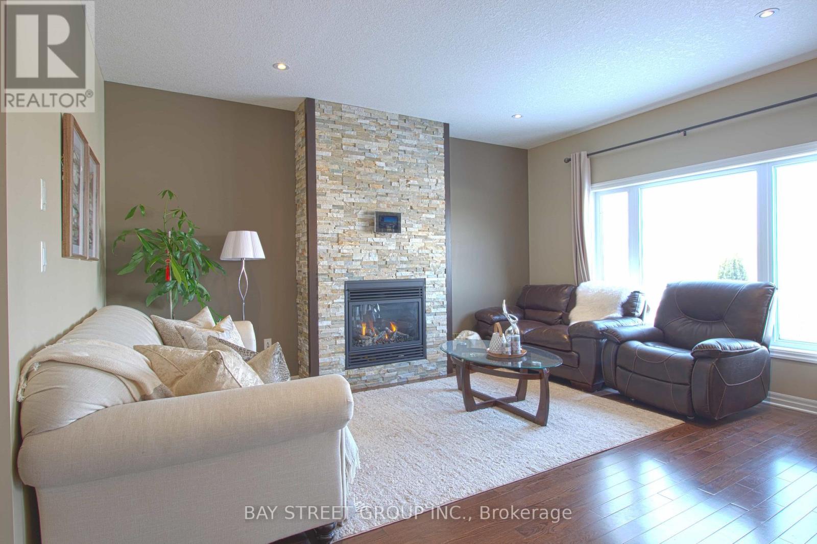 1451 Howlett Circle, London North, Ontario  N5X 0K5 - Photo 8 - X12571208