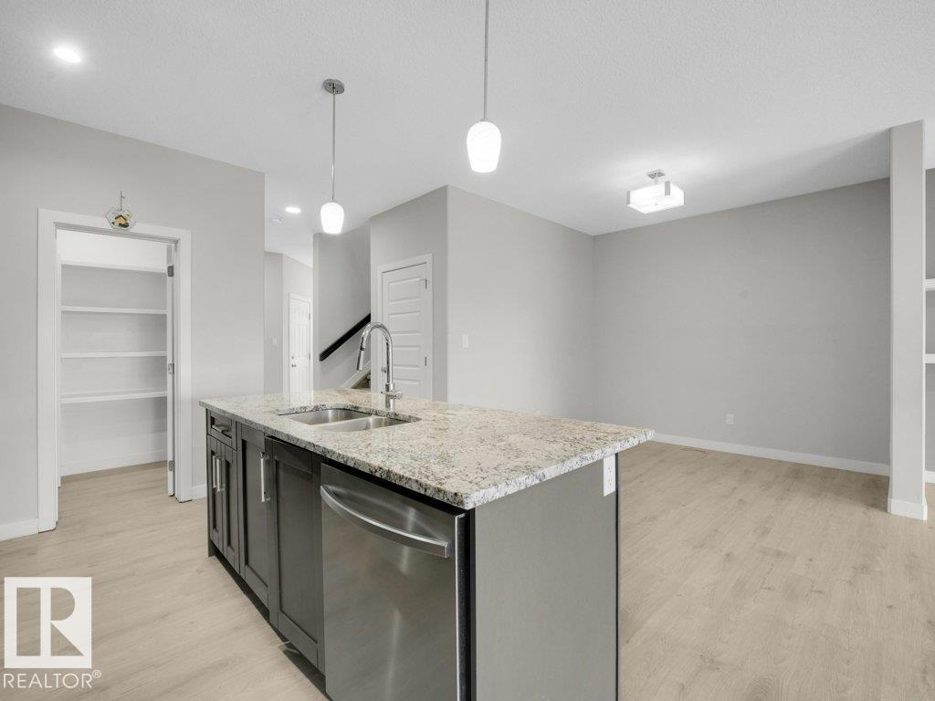 6412 167a Av Nw, Edmonton, Alberta  T5Y 3P7 - Photo 16 - E4468103