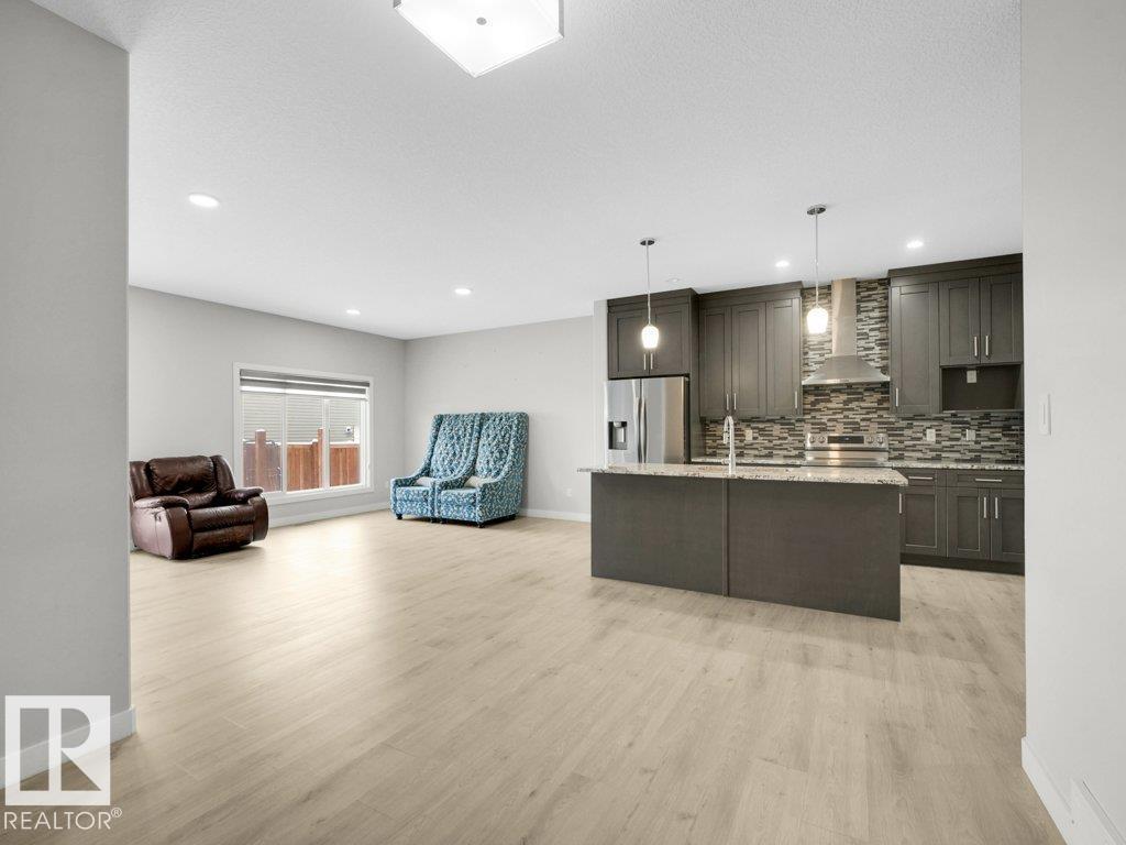 6412 167a Av Nw, Edmonton, Alberta  T5Y 3P7 - Photo 25 - E4468103