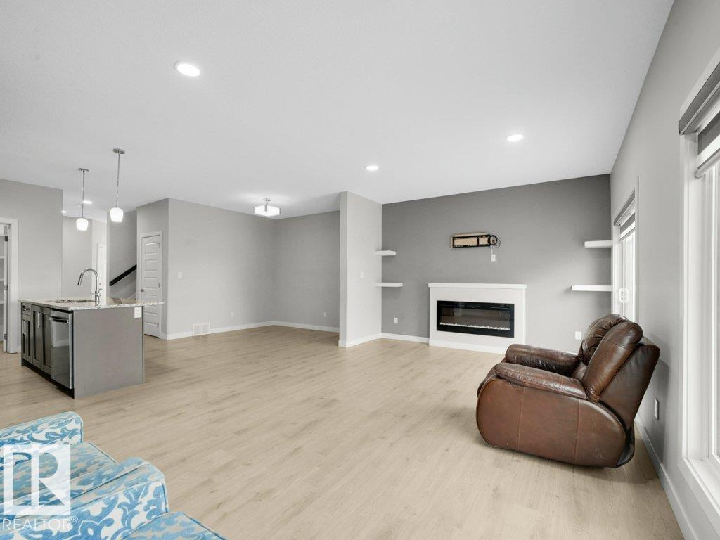 6412 167a Av Nw, Edmonton, Alberta  T5Y 3P7 - Photo 30 - E4468103