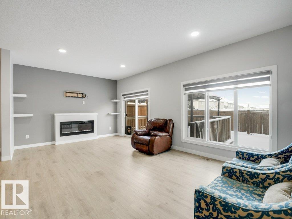 6412 167a Av Nw, Edmonton, Alberta  T5Y 3P7 - Photo 31 - E4468103