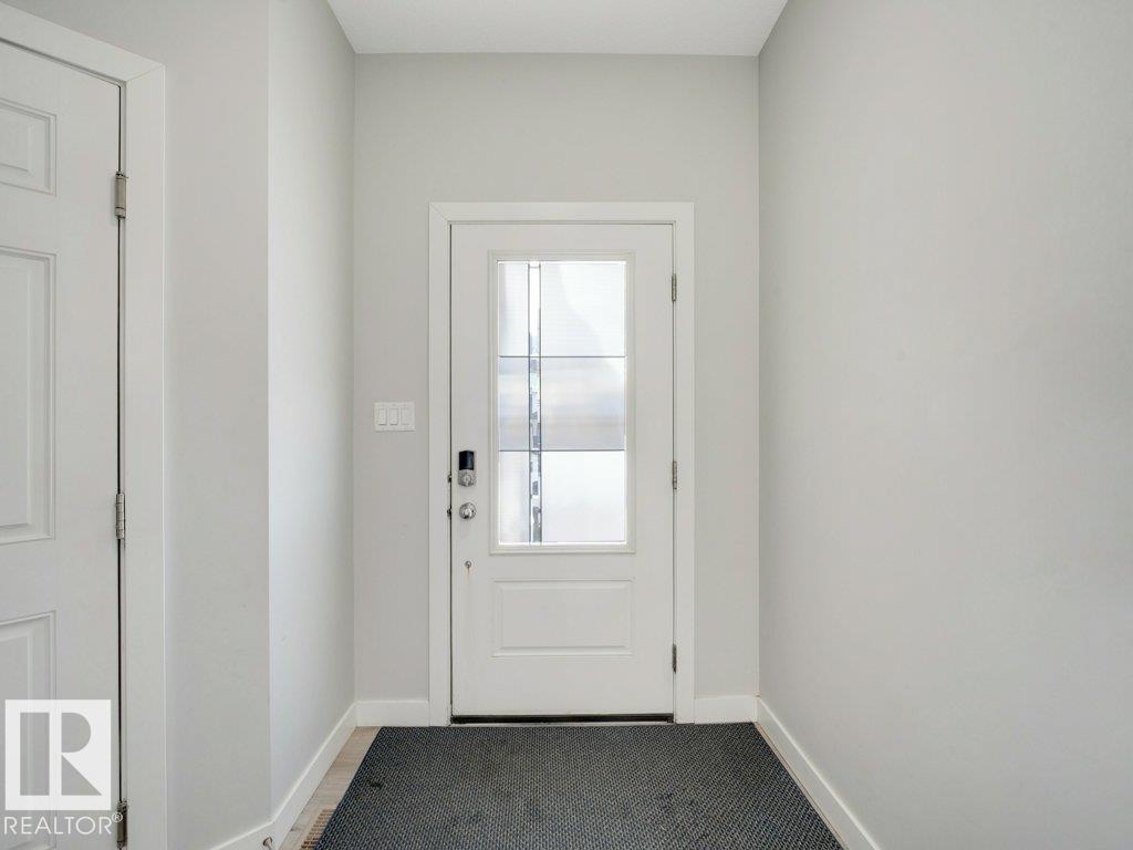 6412 167a Av Nw, Edmonton, Alberta  T5Y 3P7 - Photo 5 - E4468103