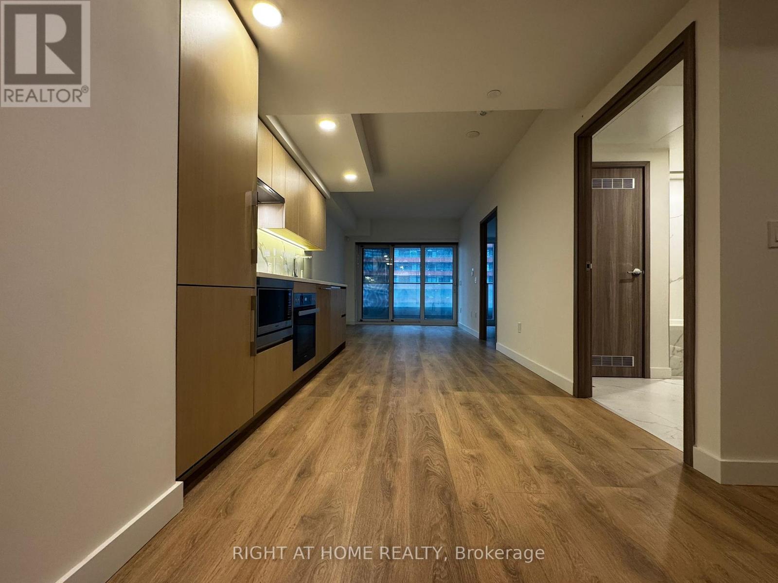 3 CONCORD CITYPLACE WAY, Toronto, Ontario