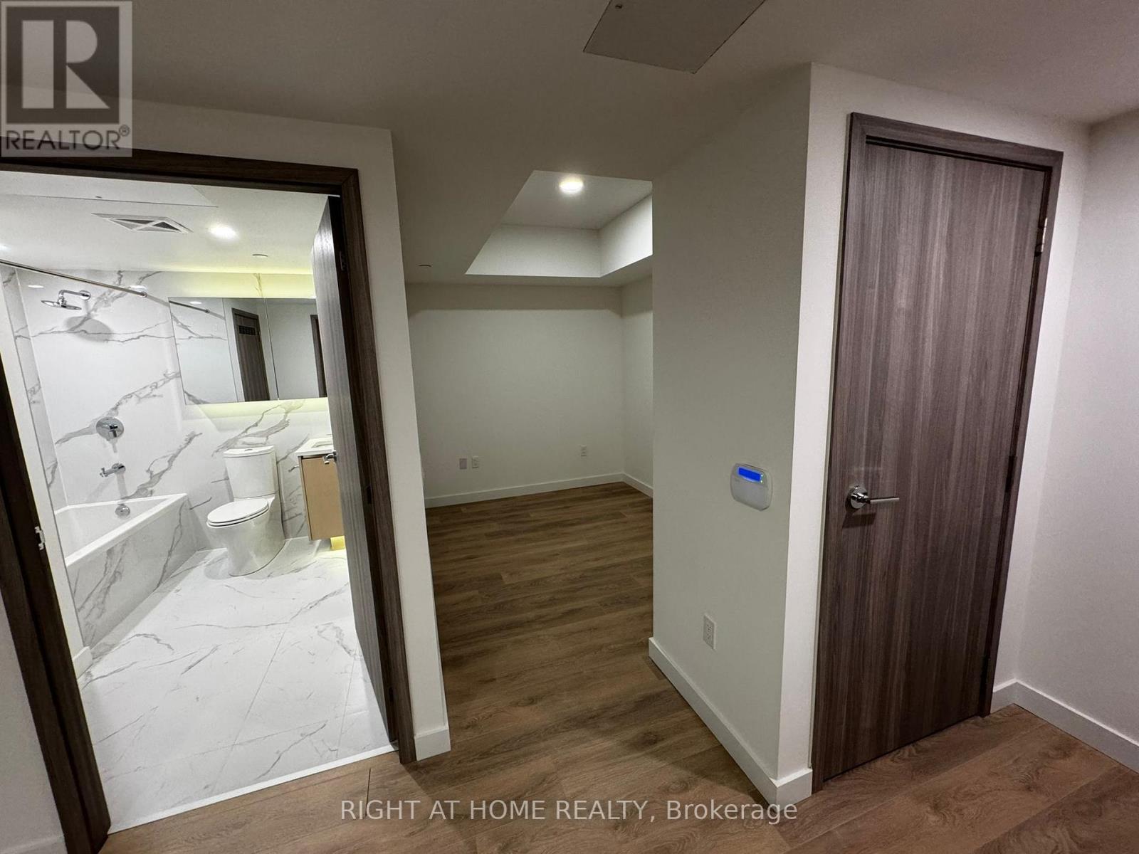 3 Concord Cityplace Way, Toronto, Ontario  M5V 0X4 - Photo 3 - C12631930