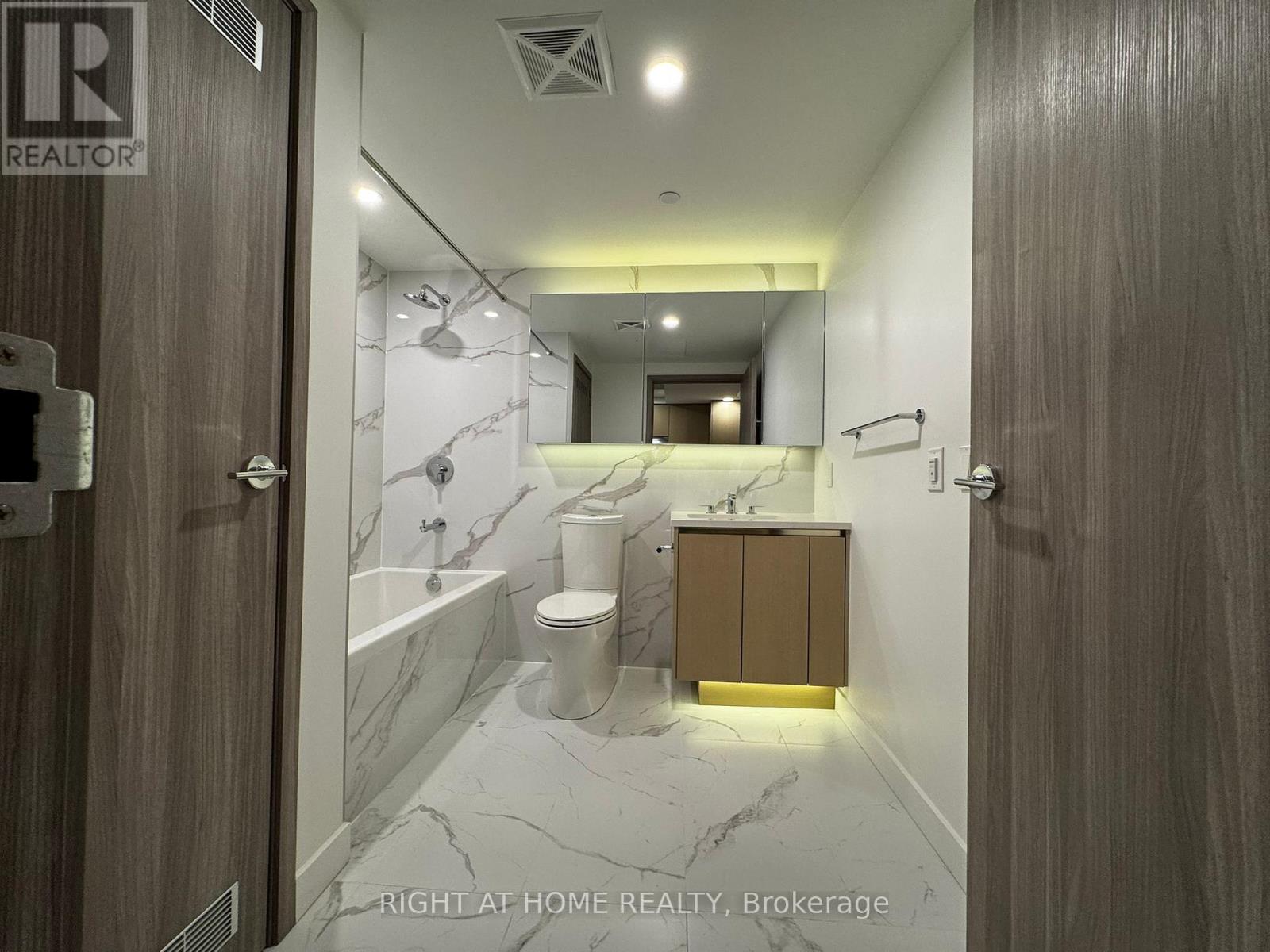 3 Concord Cityplace Way, Toronto, Ontario  M5V 0X4 - Photo 6 - C12631930