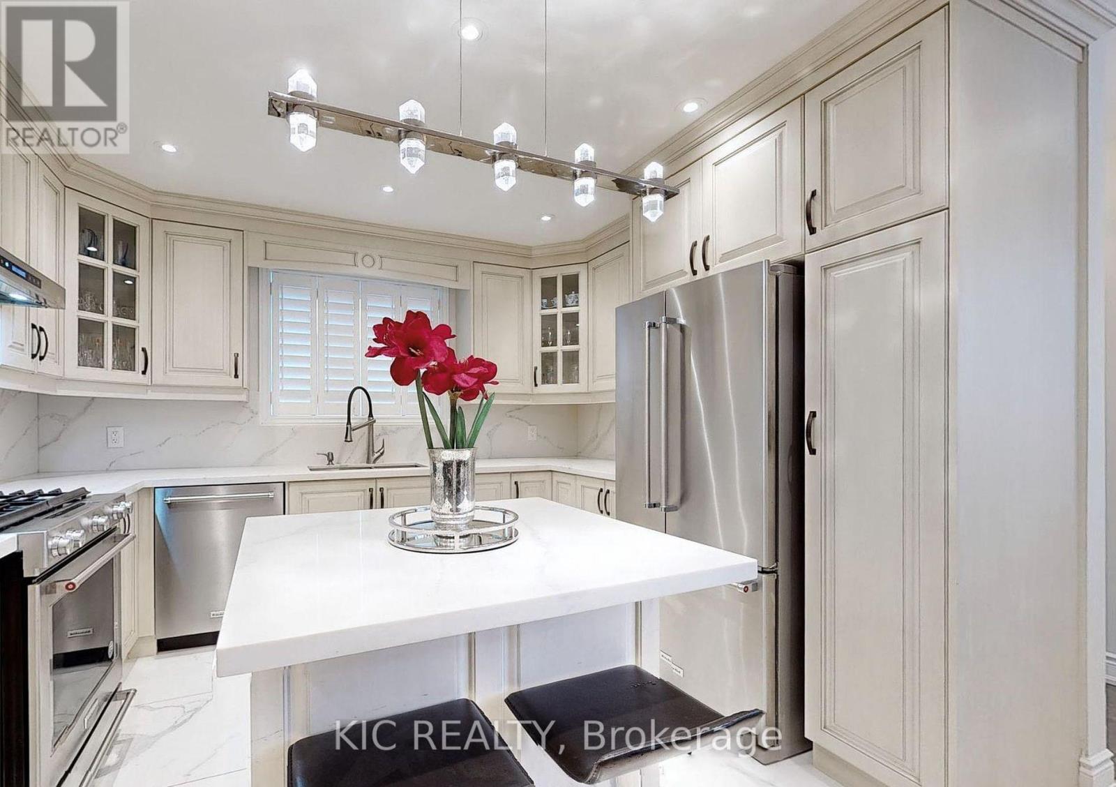 Main Floor - 226 Browndale Crescent, Richmond Hill, Ontario  L4C 3J1 - Photo 12 - N12631950