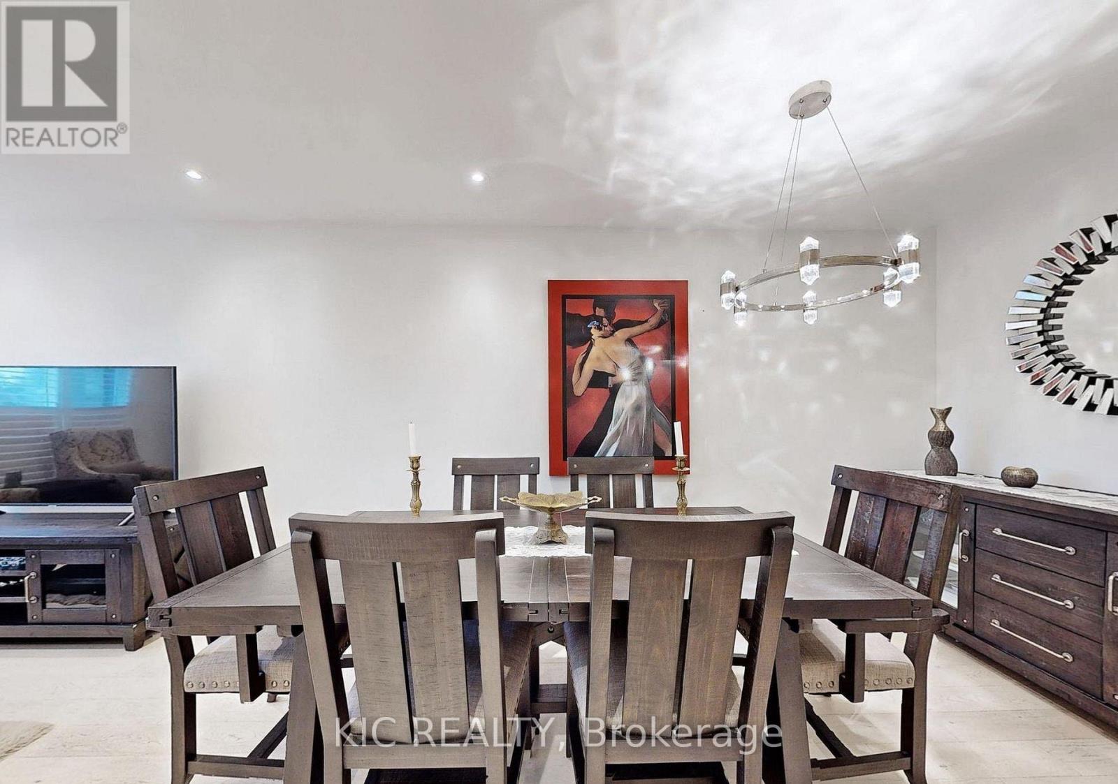 Main Floor - 226 Browndale Crescent, Richmond Hill, Ontario  L4C 3J1 - Photo 8 - N12631950