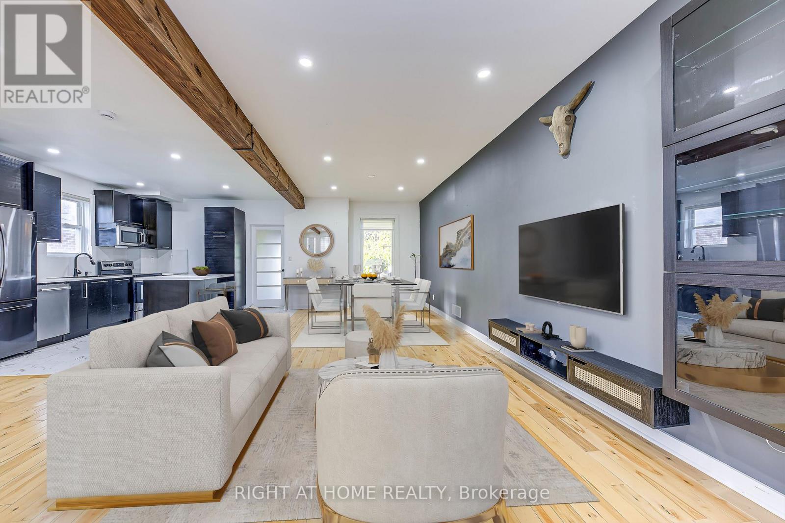 Upper - 1076 Eastmount Avenue, Mississauga, Ontario  L5E 1Z3 - Photo 10 - W12631908