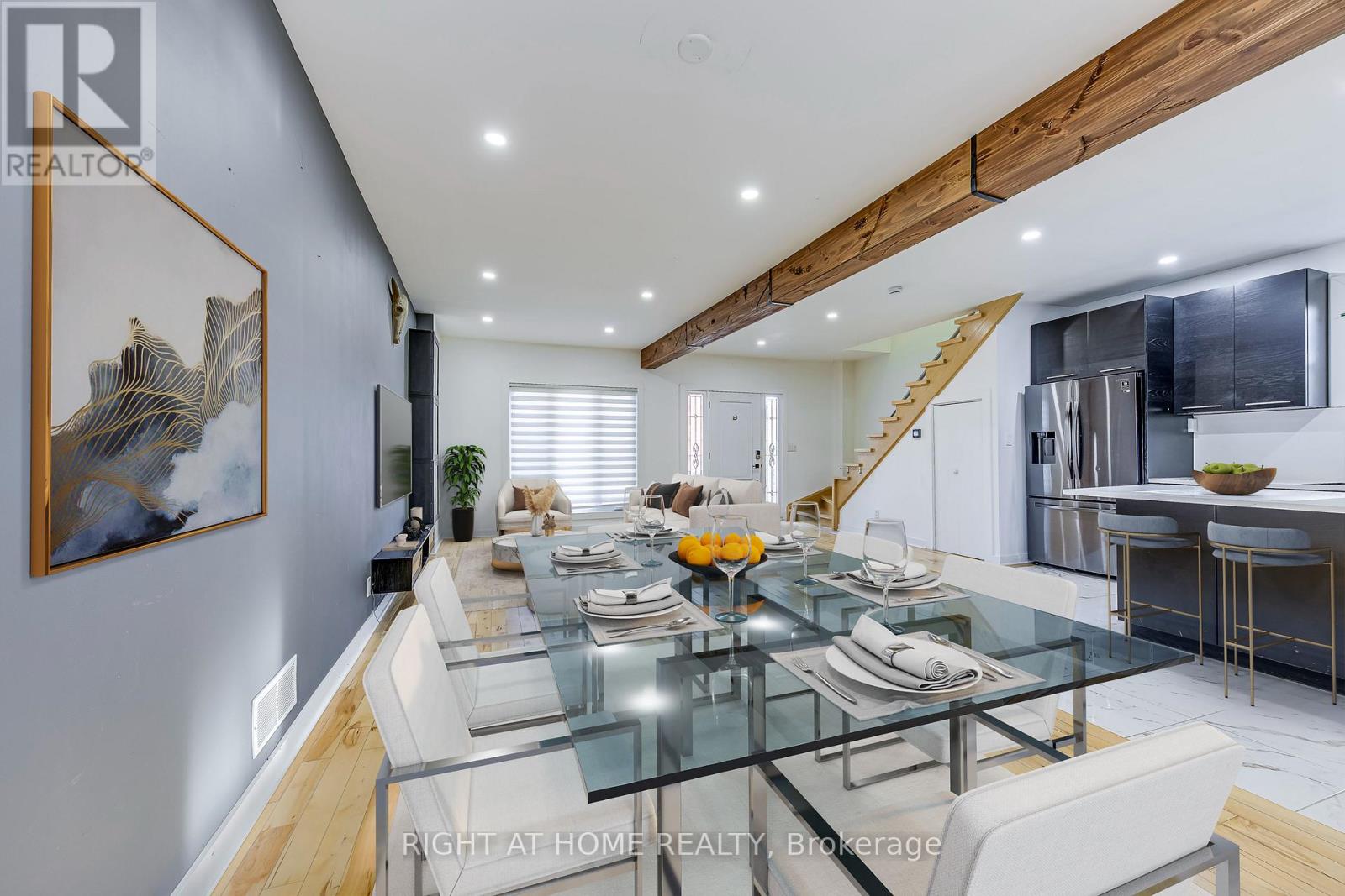 Upper - 1076 Eastmount Avenue, Mississauga, Ontario  L5E 1Z3 - Photo 12 - W12631908