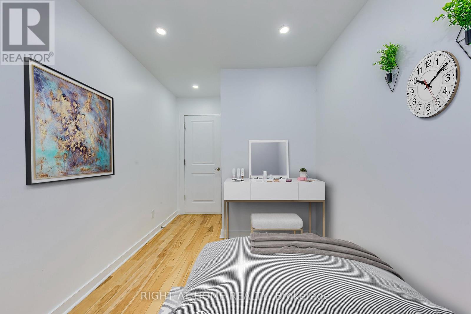 Upper - 1076 Eastmount Avenue, Mississauga, Ontario  L5E 1Z3 - Photo 20 - W12631908