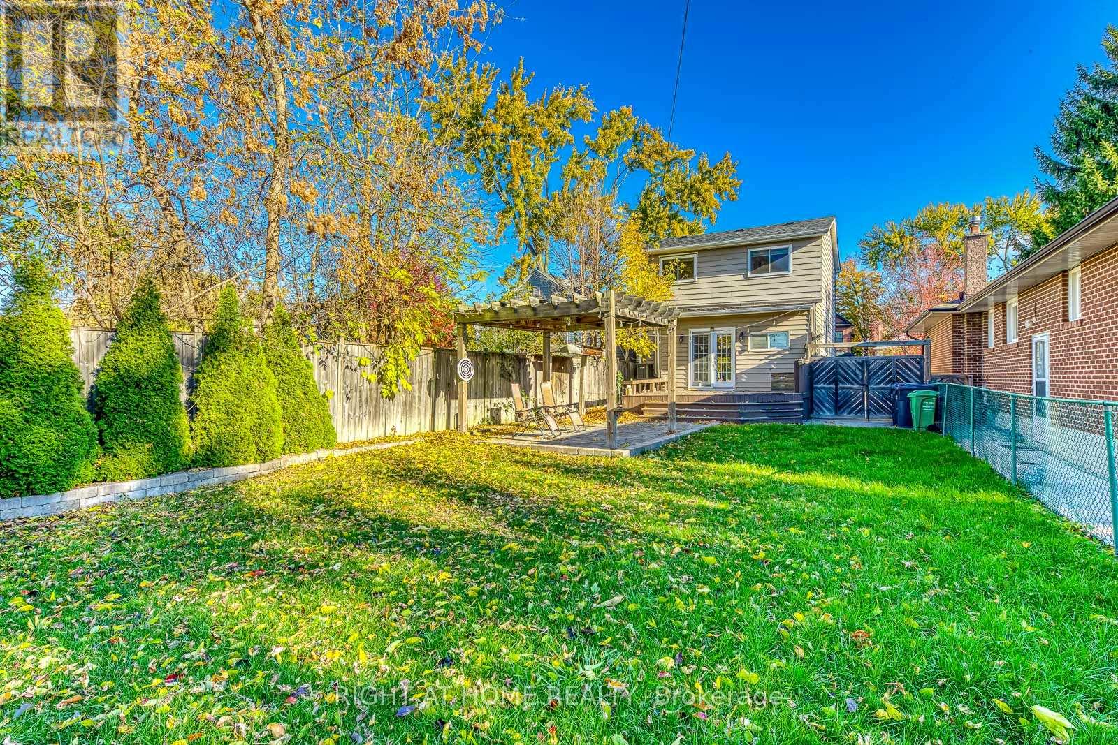 Upper - 1076 Eastmount Avenue, Mississauga, Ontario  L5E 1Z3 - Photo 26 - W12631908