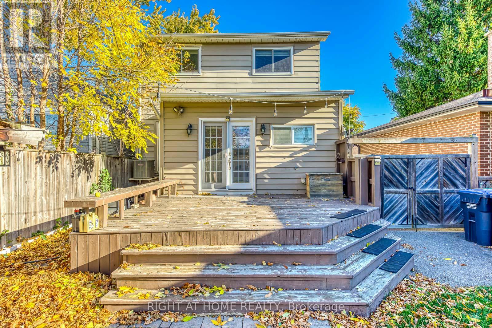 Upper - 1076 Eastmount Avenue, Mississauga, Ontario  L5E 1Z3 - Photo 27 - W12631908