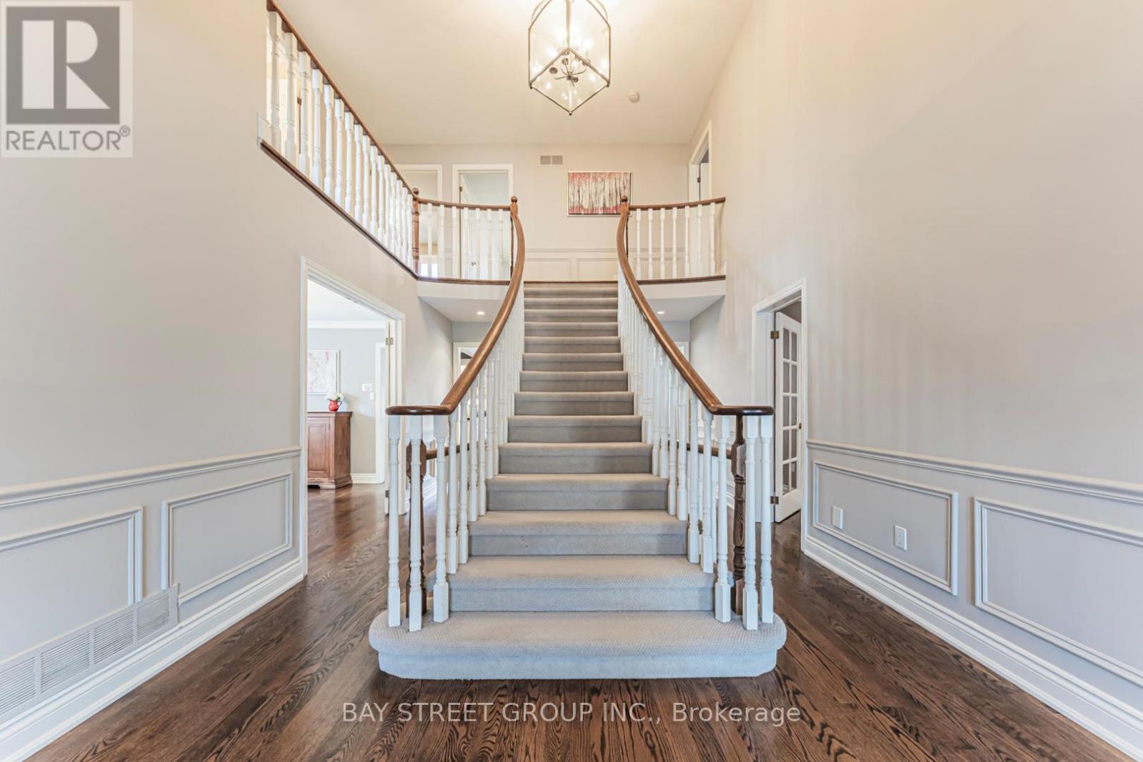 2191 Dunvegan Avenue, Oakville, Ontario  L6J 6P2 - Photo 3 - W12631912