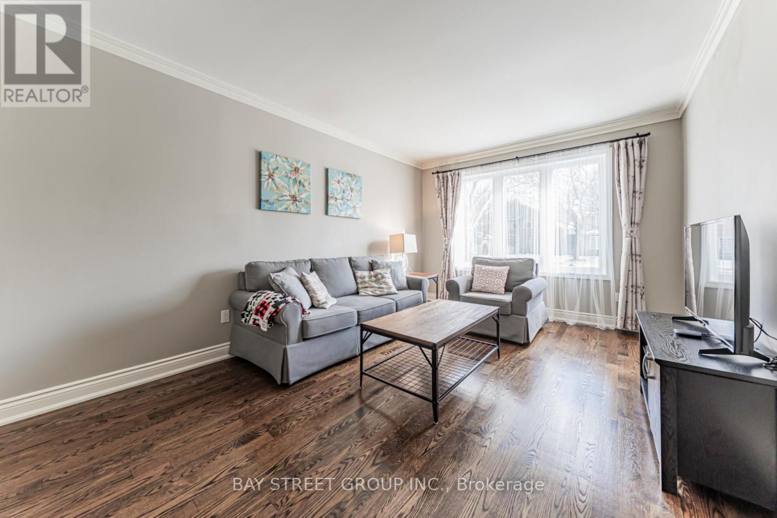 2191 Dunvegan Avenue, Oakville, Ontario  L6J 6P2 - Photo 4 - W12631912