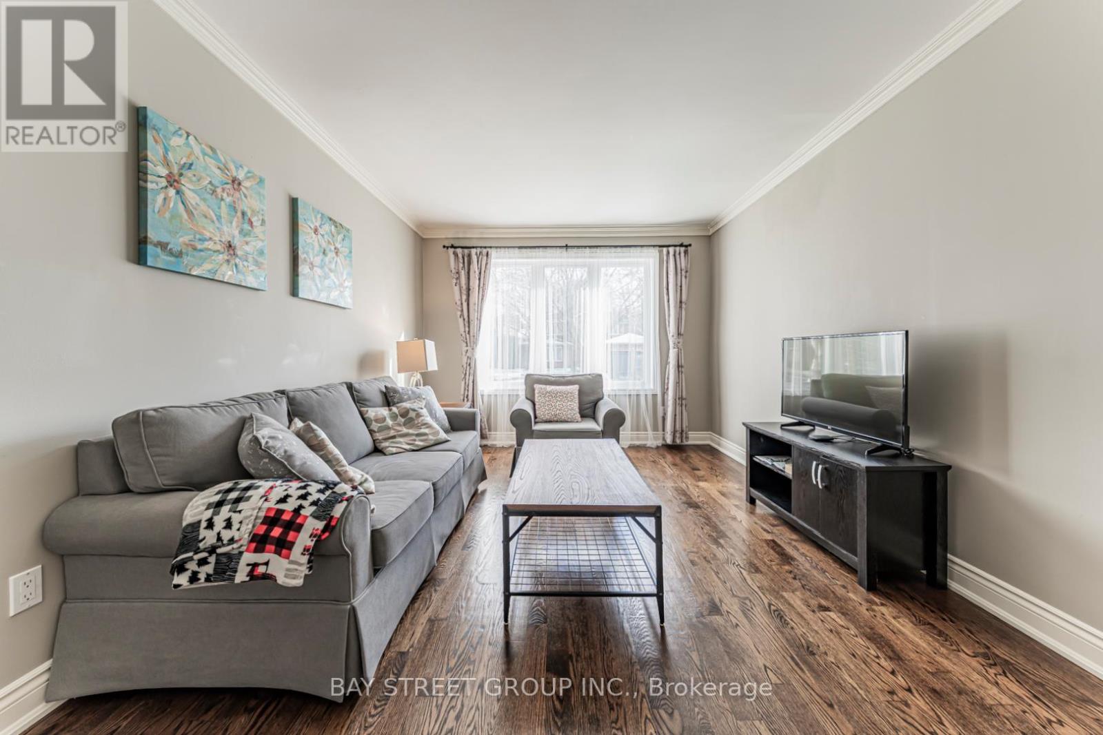 2191 Dunvegan Avenue, Oakville, Ontario  L6J 6P2 - Photo 5 - W12631912