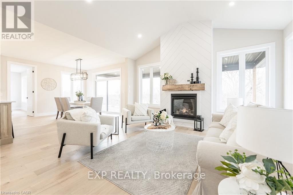 1050 Walton Avenue, North Perth, Ontario  N4W 3S2 - Photo 7 - X12631946