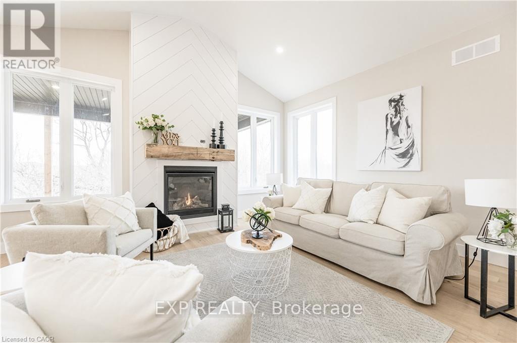 1050 Walton Avenue, North Perth, Ontario  N4W 3S2 - Photo 8 - X12631946